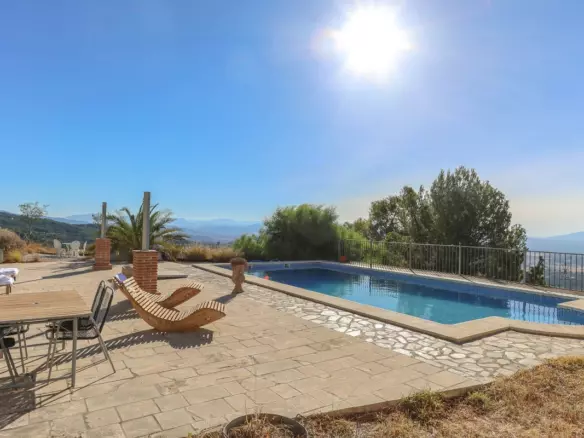 4-bedroom Villa In Alozaina, Spain (190 M²)