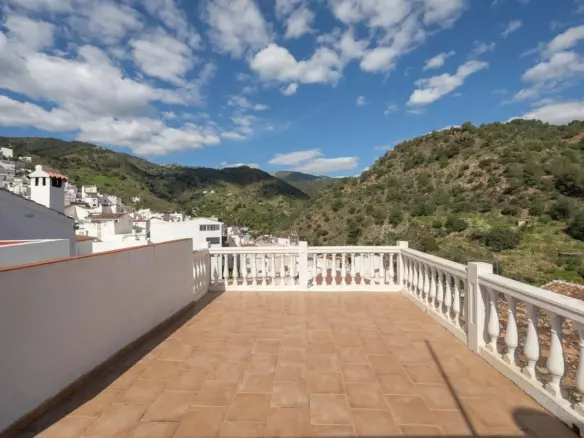 7-bedroom Town House In Tolox, Spain (180 M²)