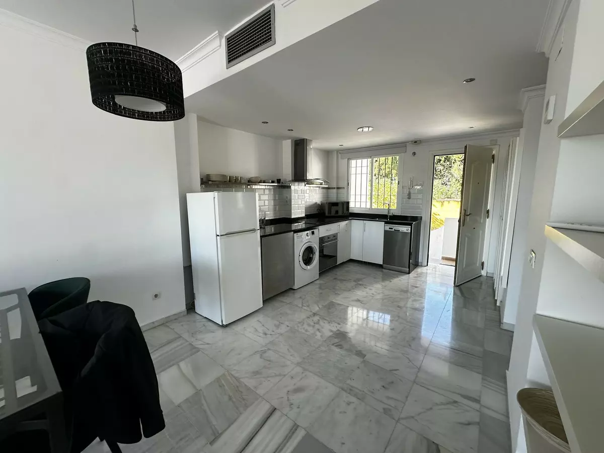 2-bedroom Apartment In Marbella, Spain (85 M²)