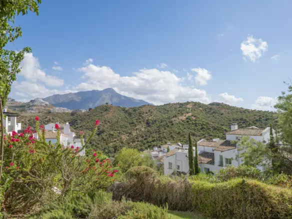 3-bedroom Apartment In Benahavis, Spain (152 M²)