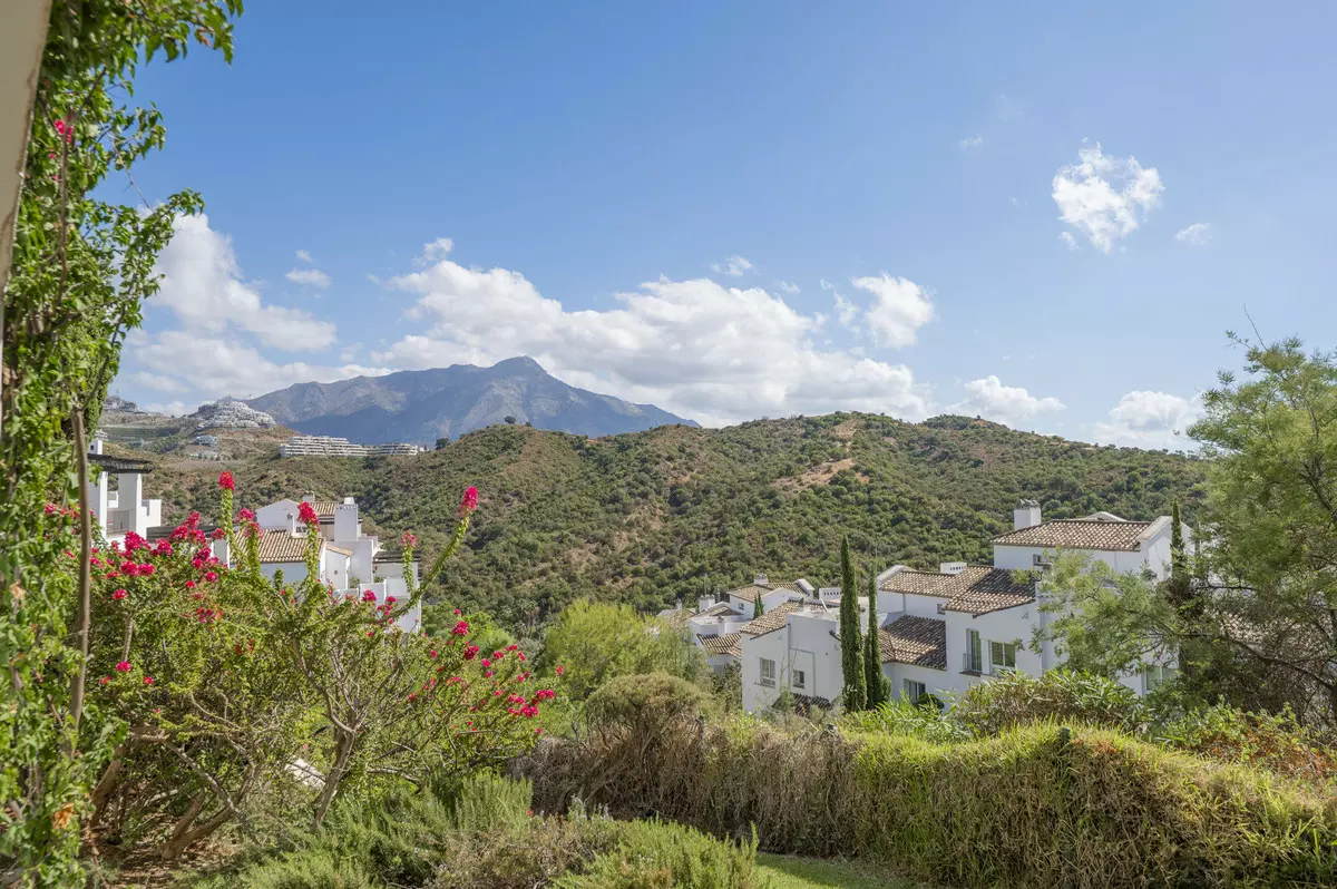 3-bedroom Apartment In Benahavis, Spain (152 M²)