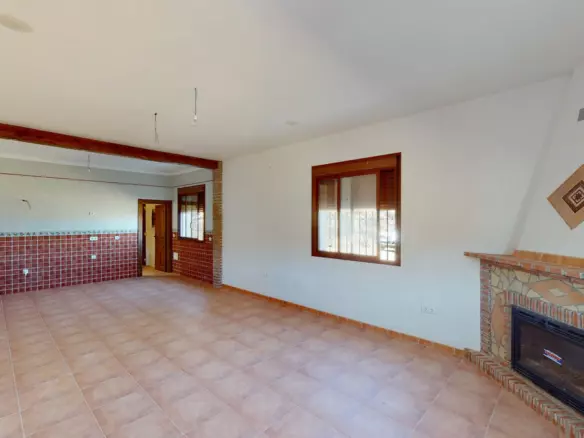 4-bedroom Villa In Colmenar, Spain (155 M²)