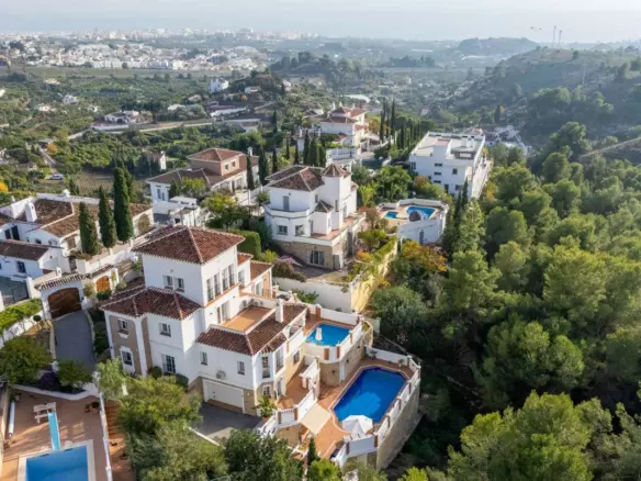 5-bedroom Villa In Frigiliana, Spain (427 M²)