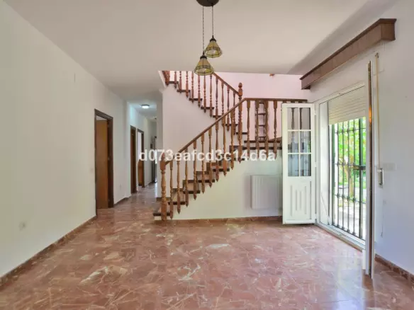 4-bedroom Villa In Ronda, Spain (158 M²)