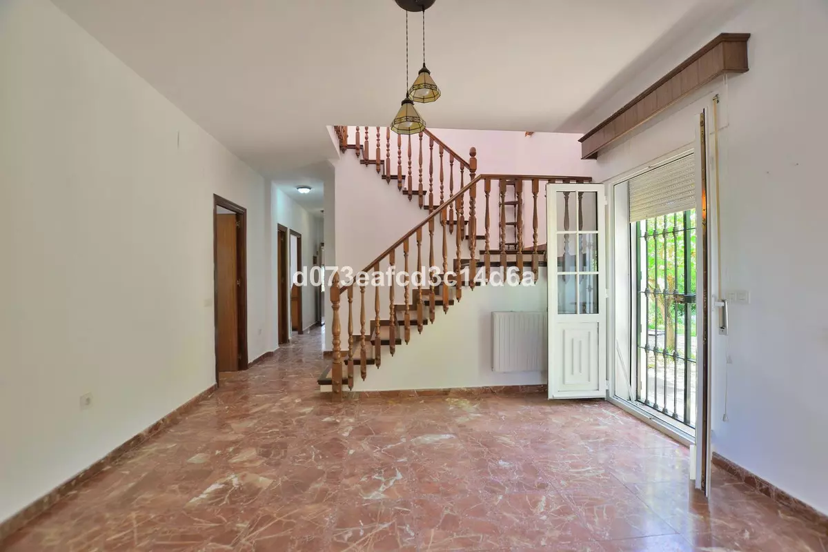 4-bedroom Villa In Ronda, Spain (158 M²)