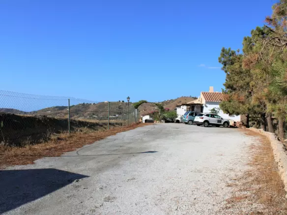 3-bedroom Villa In Frigiliana, Spain (423 M²)