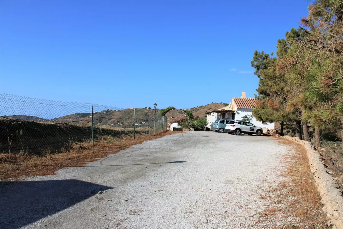3-bedroom Villa In Frigiliana, Spain (423 M²)
