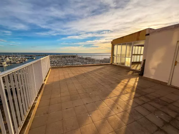 3-bedroom Apartment In Santa Pola, Spain (200 M²)
