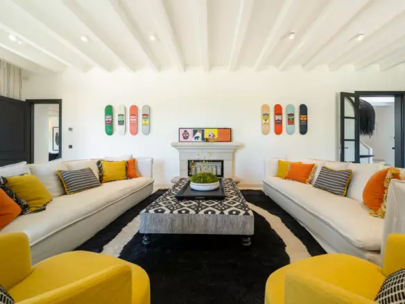 5-bedroom Villa In Santa Maria Del Camí, Spain (670 M²)