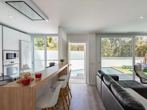 4-bedroom Villa In Benalmádena, Spain (294 M²)