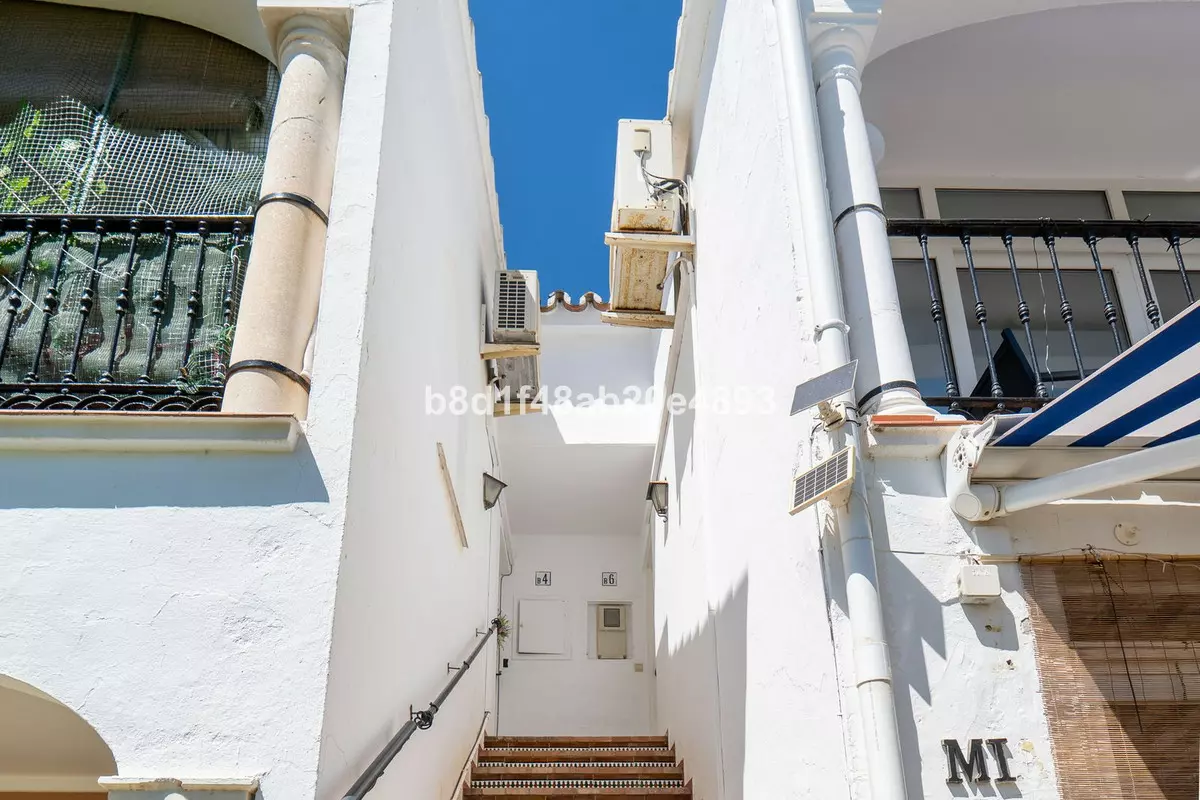 1-bedroom Apartment In Estepona, Spain (61 M²)