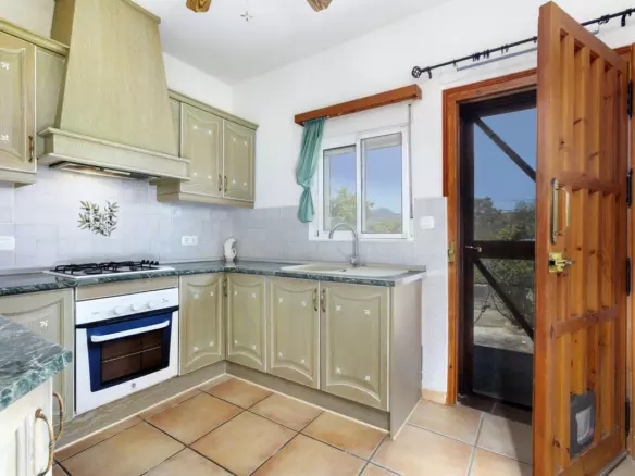 4-bedroom Country House In Pizarra, Spain (137 M²)