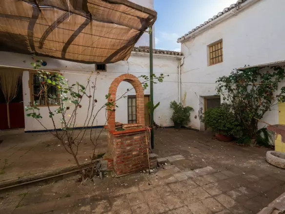 5-bedroom Town House In Colmenar, Spain (457 M²)