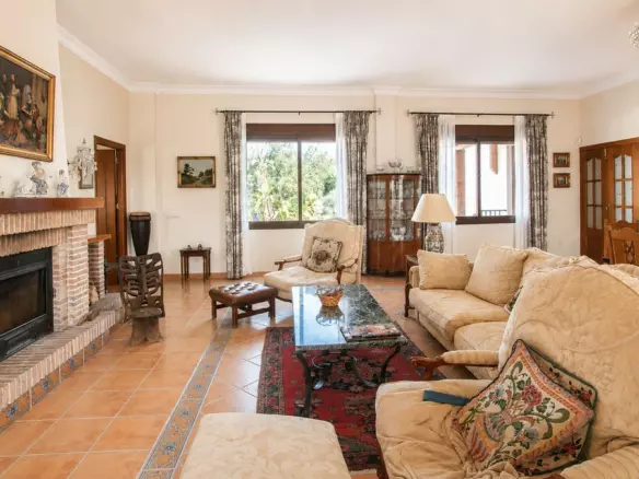 3-bedroom Country House In Estepona, Spain (562 M²)