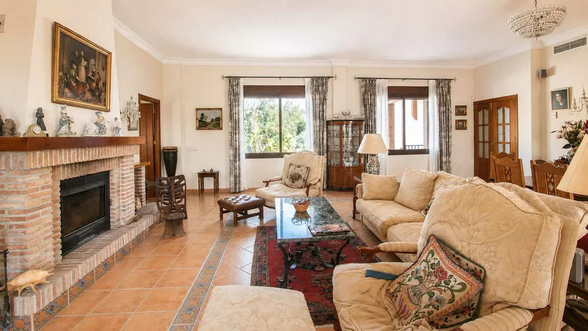 3-bedroom Country House In Estepona, Spain (562 M²)