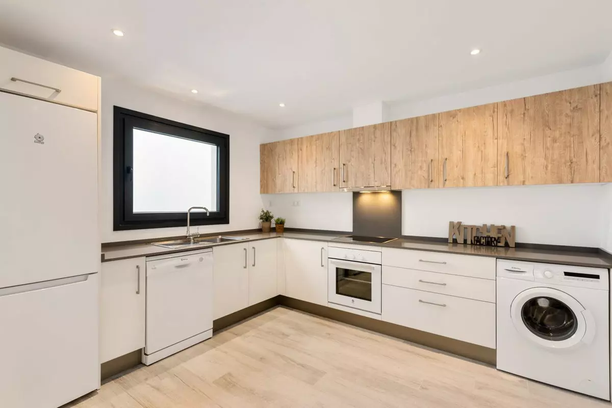 3-bedroom Town House In Marbella, Spain (294 M²)
