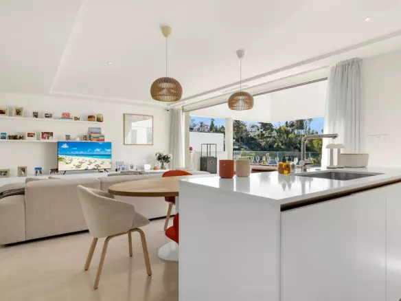 3-bedroom Apartment In Marbella, Spain (188 M²)