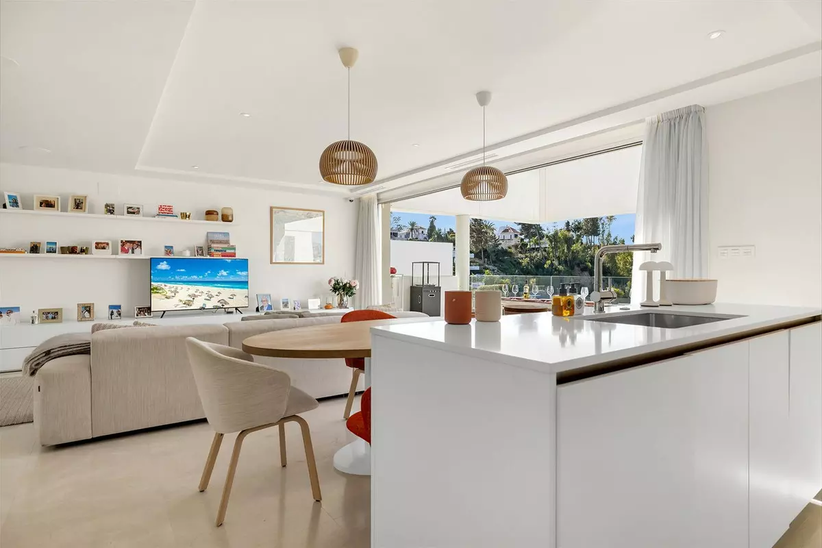 3-bedroom Apartment In Marbella, Spain (188 M²)