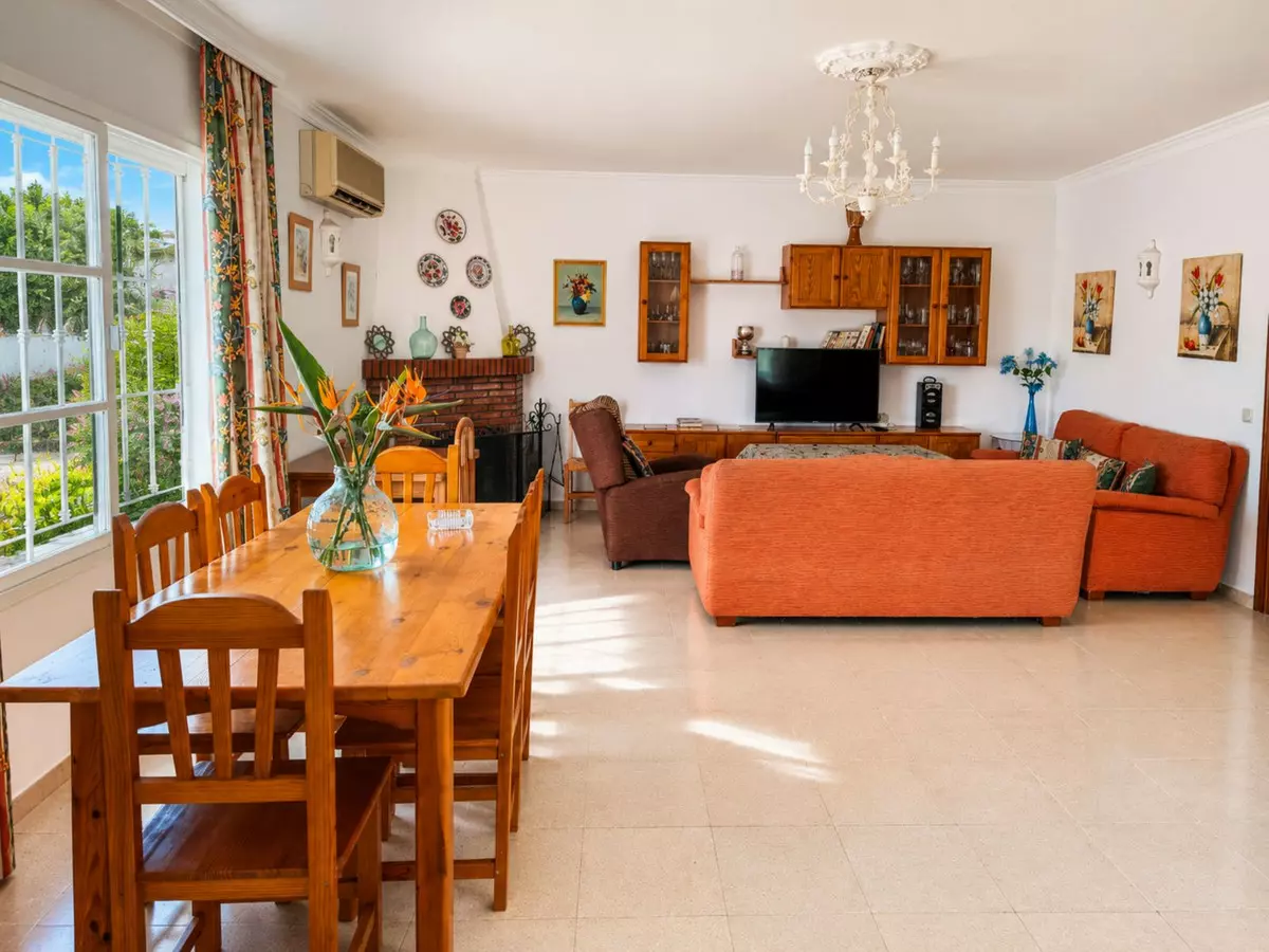 6-bedroom Country House In Estepona, Spain (206 M²)