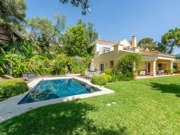 3-bedroom Villa In Benahavis, Spain (329 M²)
