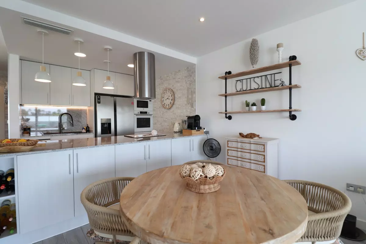 3-bedroom Villa In Daya Vieja, Spain (130 M²)