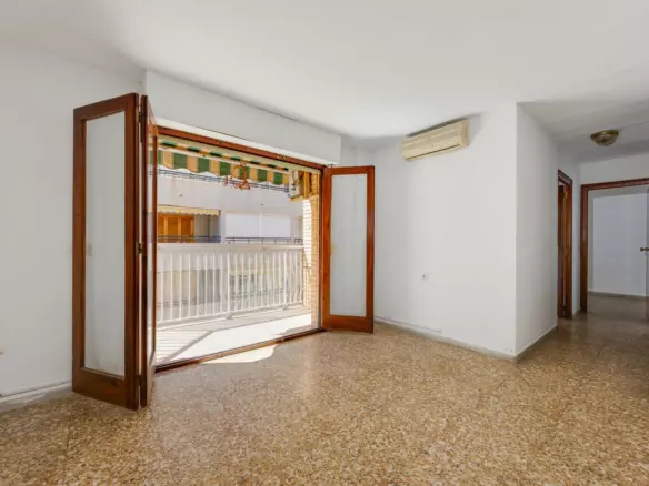 3-bedroom Apartment In Torrevieja, Spain (105 M²)