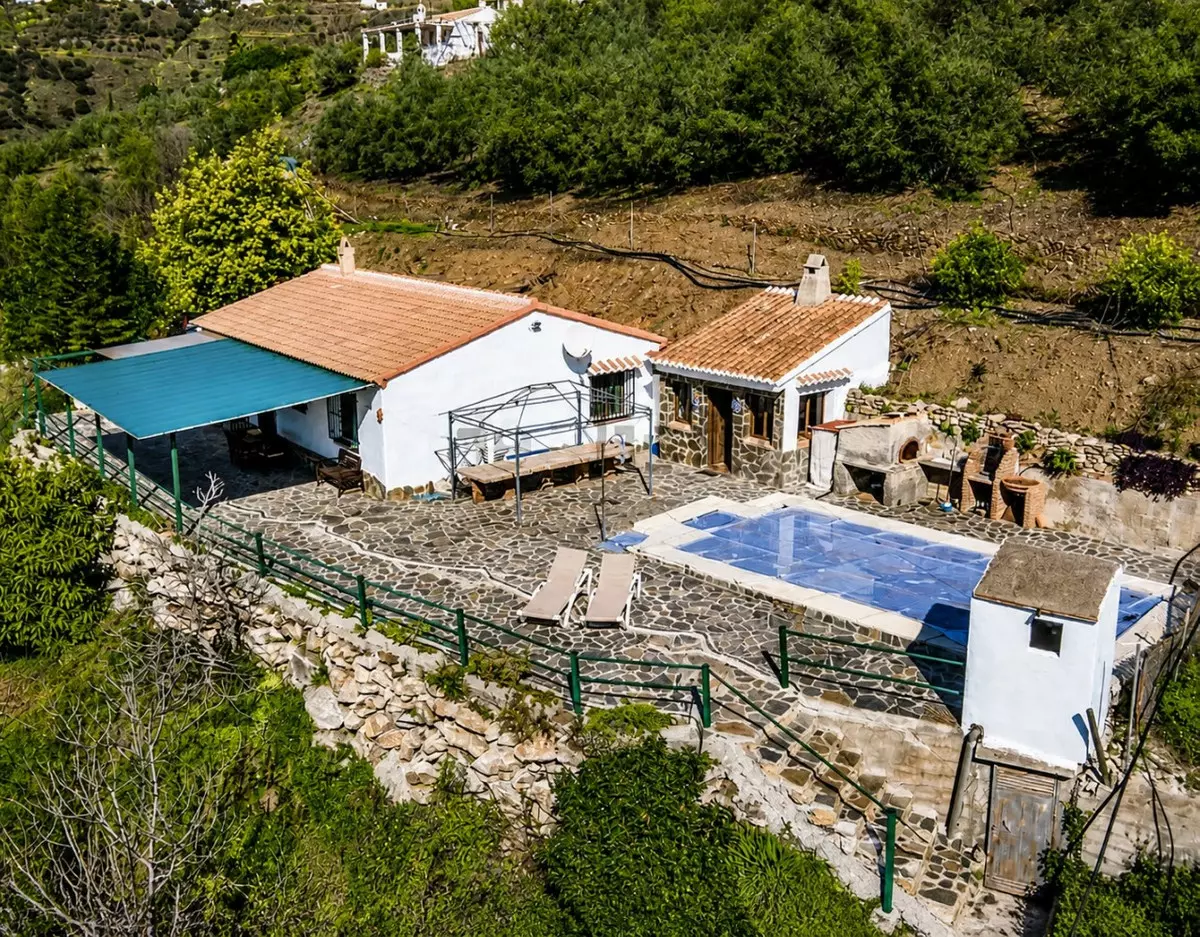 3-bedroom Villa In Cómpeta, Spain (94 M²)