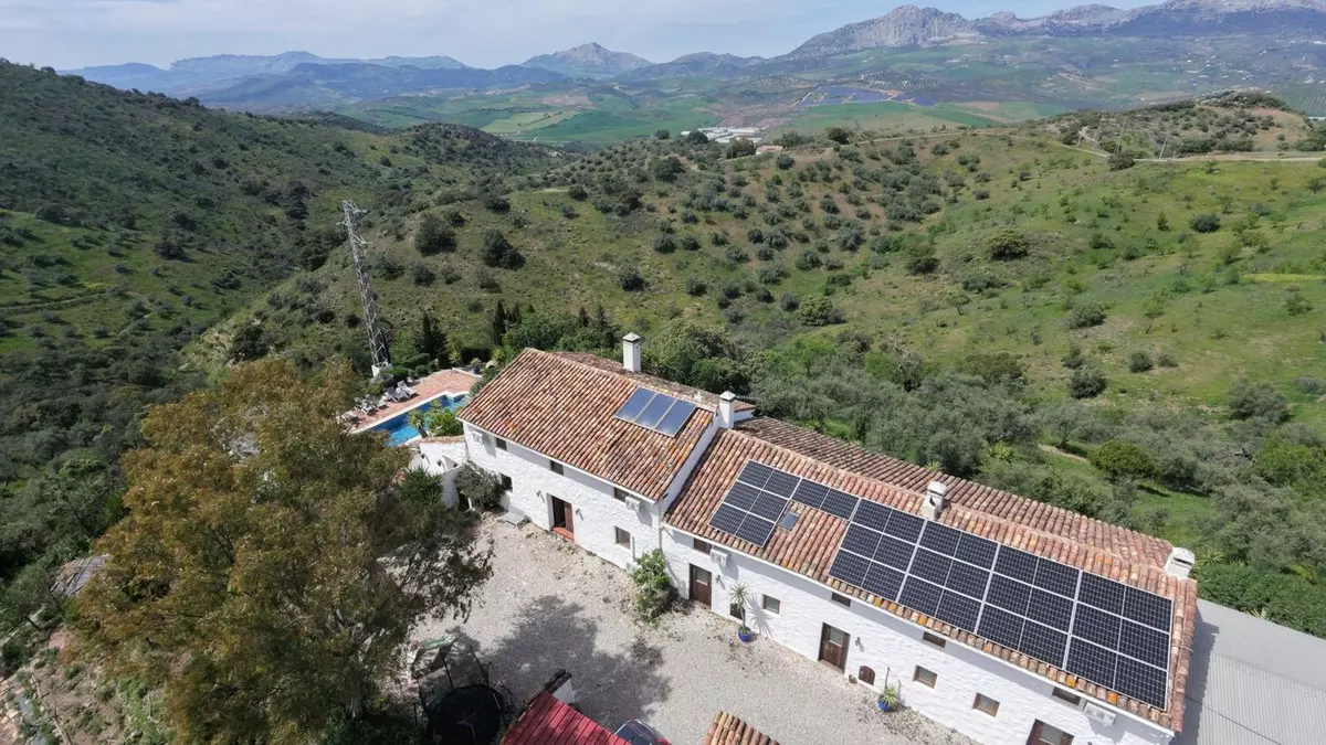 8-bedroom Country House In Casabermeja, Spain (440 M²)