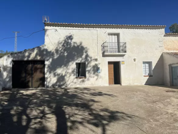 5-bedroom Country House In Casabermeja, Spain (688 M²)