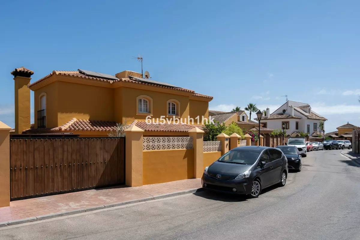5-bedroom Villa In Mijas, Spain (382 M²)