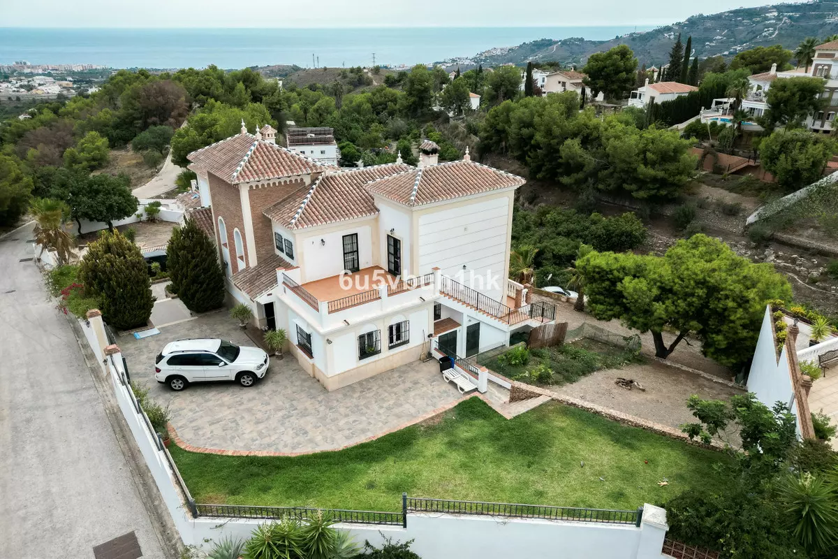 5-bedroom Villa In Frigiliana, Spain (400 M²)