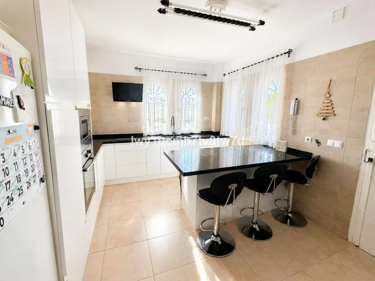 4-bedroom Villa In Málaga, Spain (317 M²)