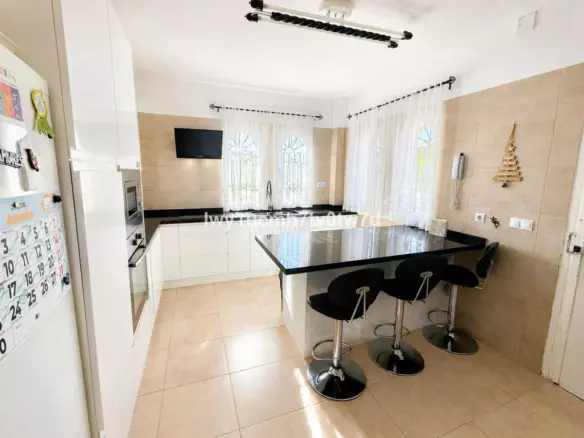 4-bedroom Villa In Málaga, Spain (317 M²)