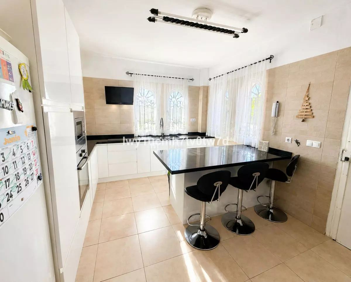 4-bedroom Villa In Málaga, Spain (317 M²)