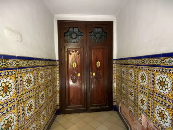 4-bedroom Town House In Alameda, Spain (675 M²)