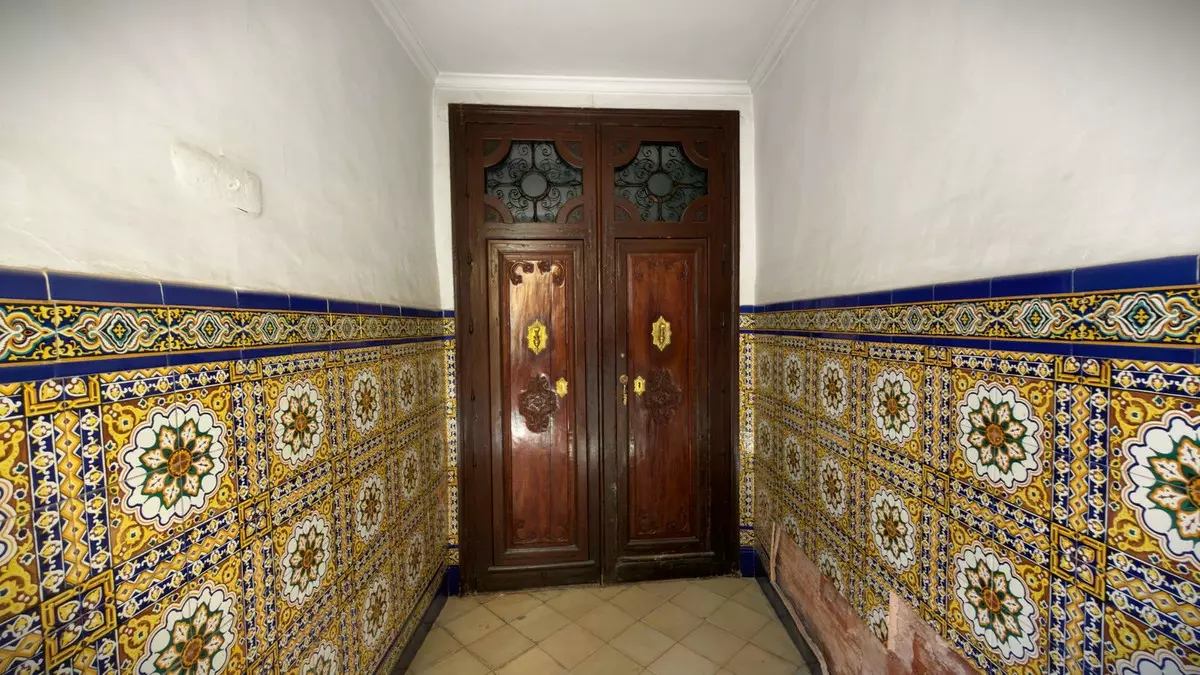 4-bedroom Town House In Alameda, Spain (675 M²)