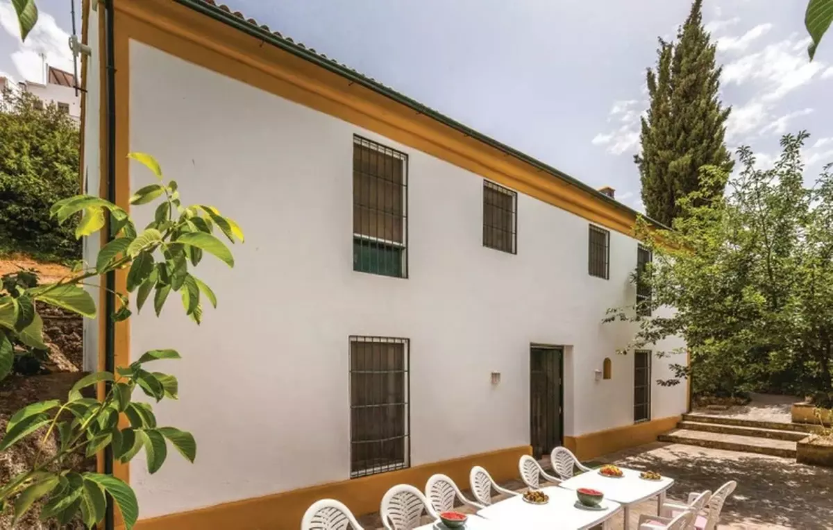 10-bedroom Country House In Cuevas Del Becerro, Spain (695 M²)