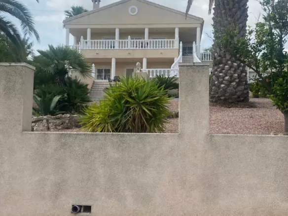 3-bedroom Villa In Algorfa, Spain (250 M²)