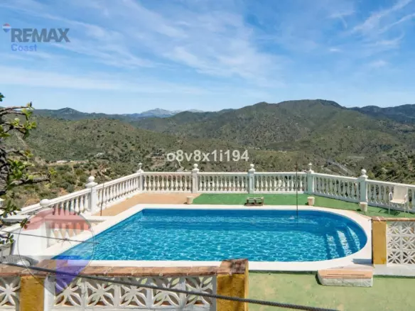 3-bedroom Country House In Málaga, Spain (100 M²)