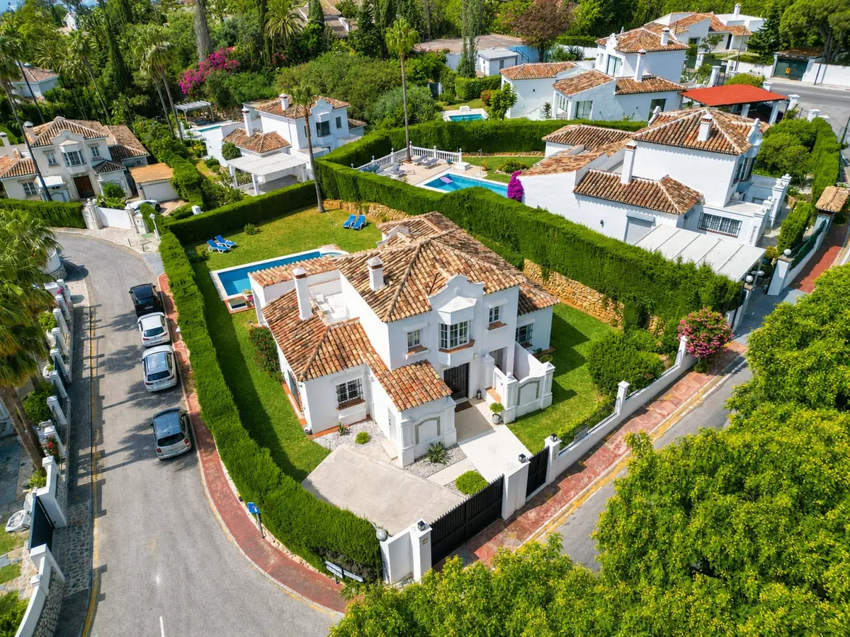 4-bedroom Villa In Marbella, Spain (234 M²)