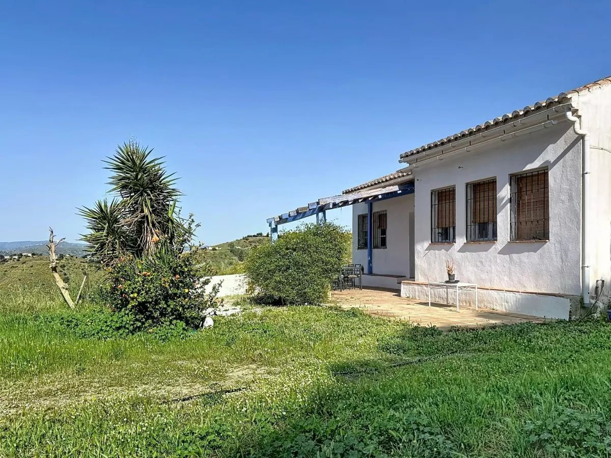 4-bedroom Country House In Canillas De Aceituno, Spain (240 M²)