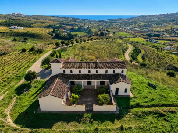 4-bedroom Country House In Casares, Spain (400 M²)