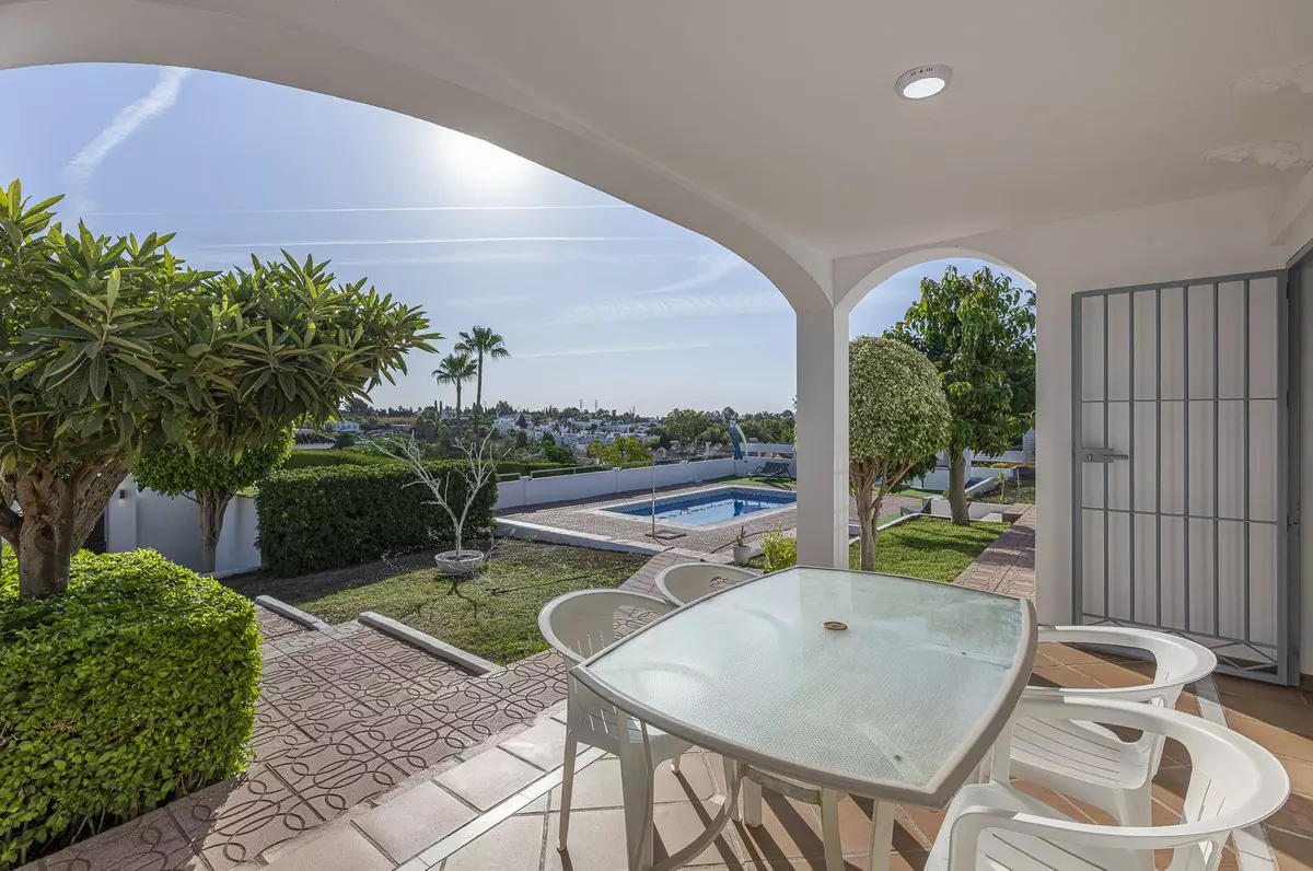3-bedroom Villa In Estepona, Spain (263 M²)