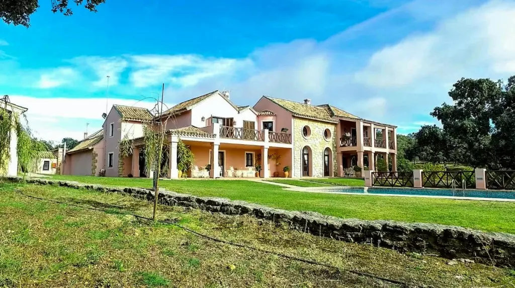 7-bedroom Country House In Ronda, Spain (735 M²)