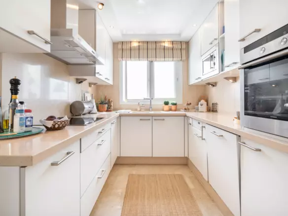 2-bedroom Apartment In Estepona, Spain (114 M²)