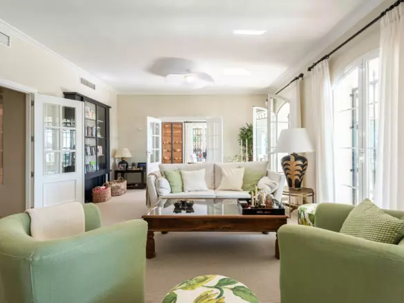5-bedroom Villa In Marbella, Spain (403 M²)