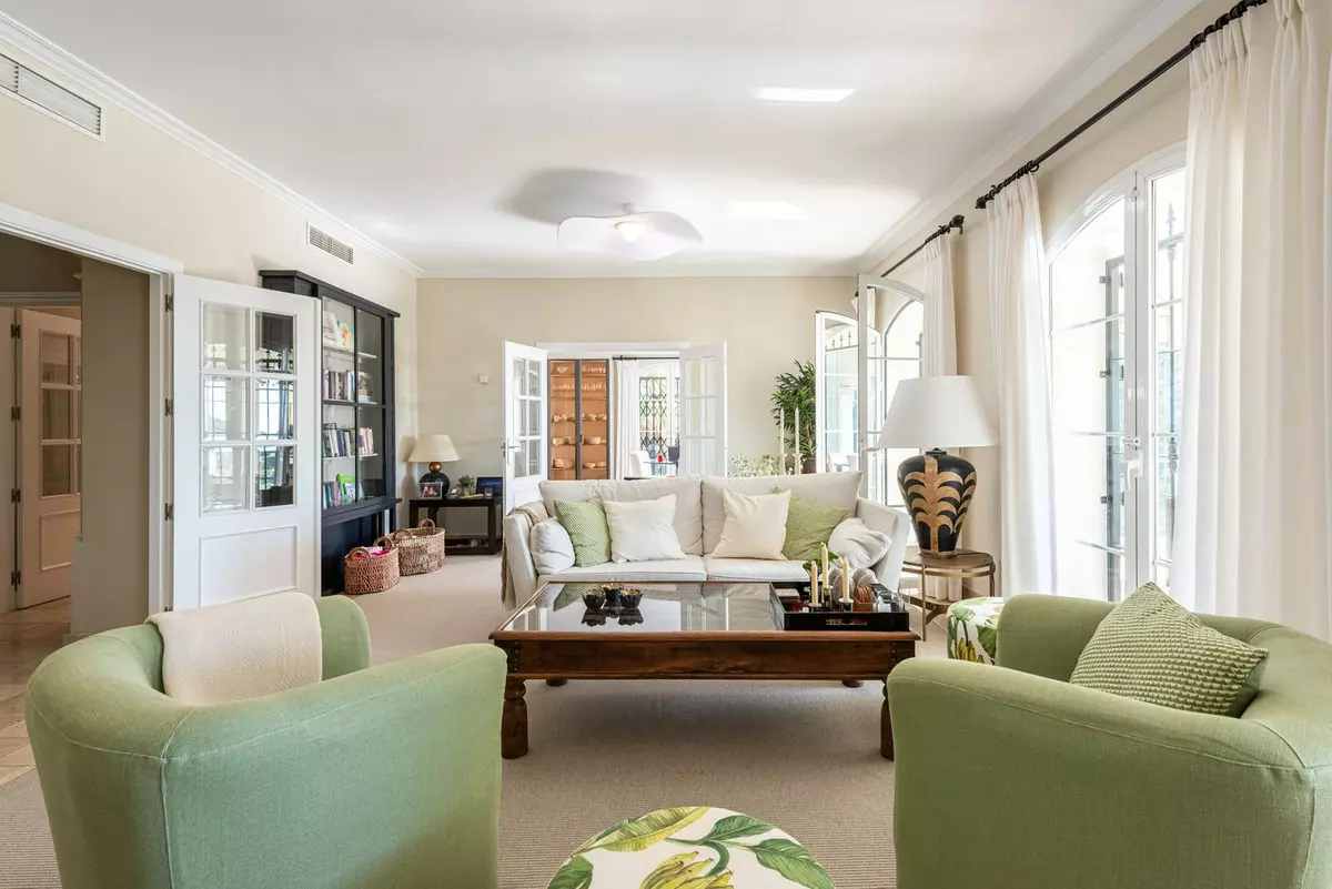 5-bedroom Villa In Marbella, Spain (403 M²)