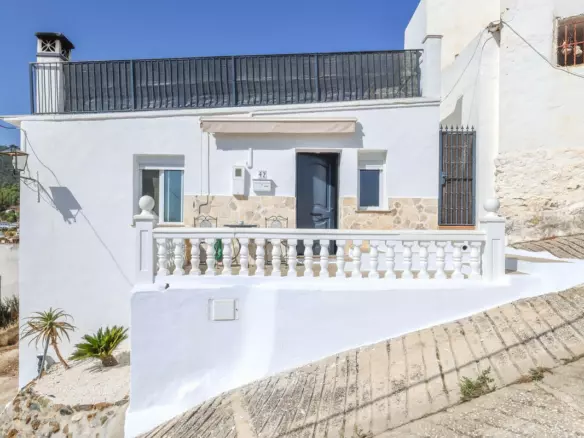 3-bedroom Town House In Tolox, Spain (125 M²)
