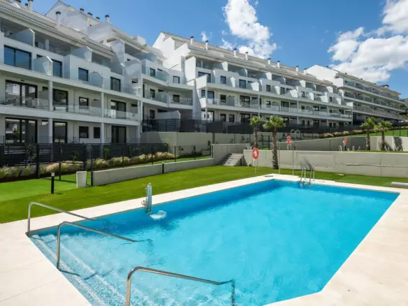 3-bedroom Apartment In Fuengirola, Spain (80 M²)