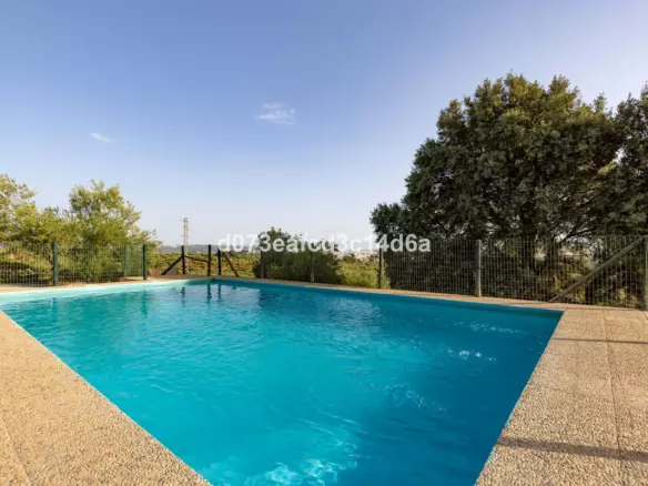 6-bedroom Villa In Ronda, Spain (256 M²)